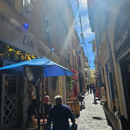 Sous Les Toits Apartmán *