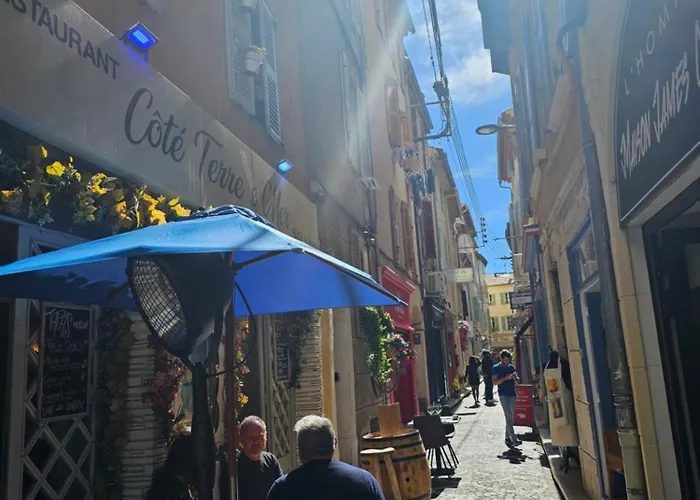 Sous Les Toits Apartment *